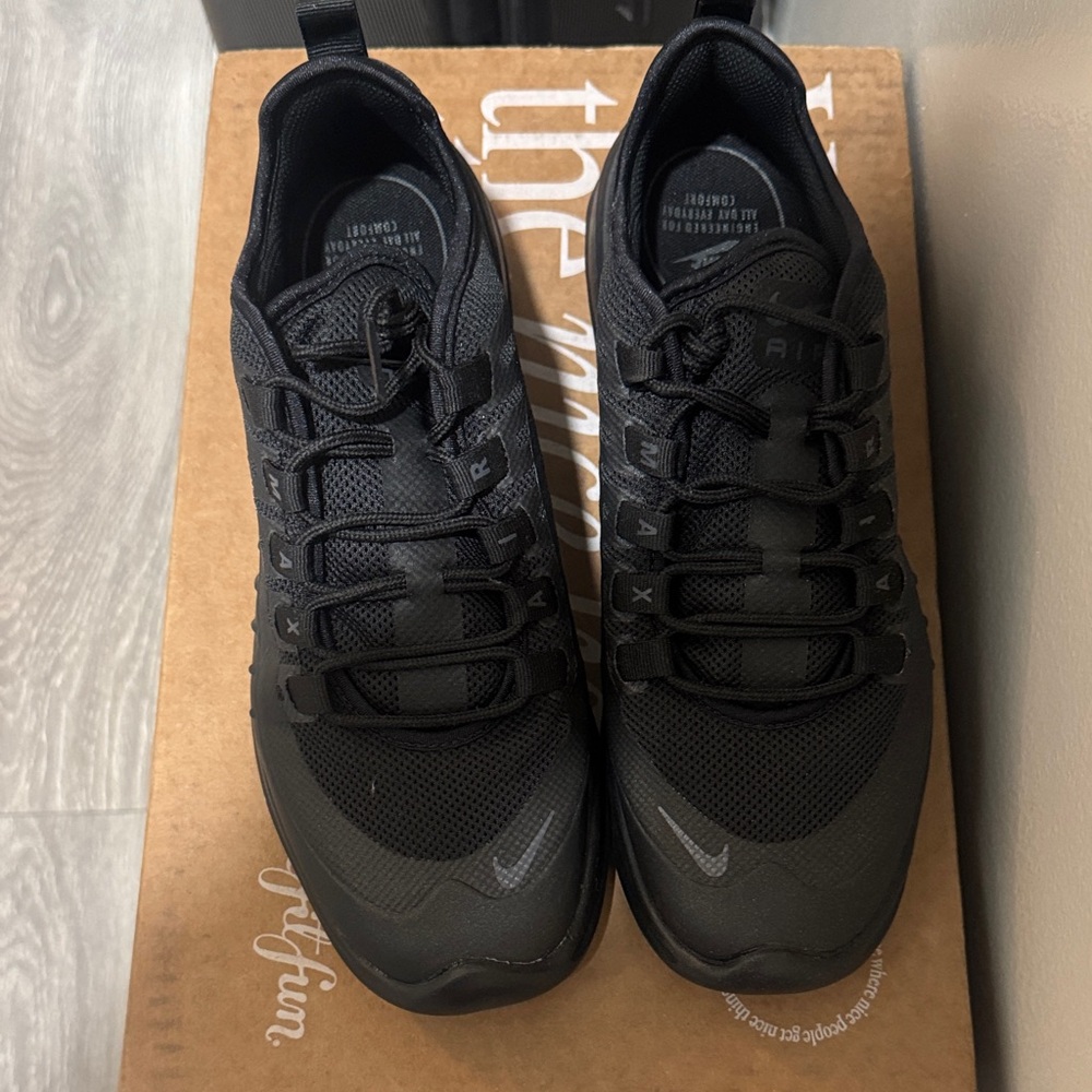 Nike Triple Black Running Shoes